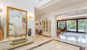 Exkluzívny predaj luxusnej vily v prestížnej lokalite Guadalmina, Španielsko - fotografia 7
