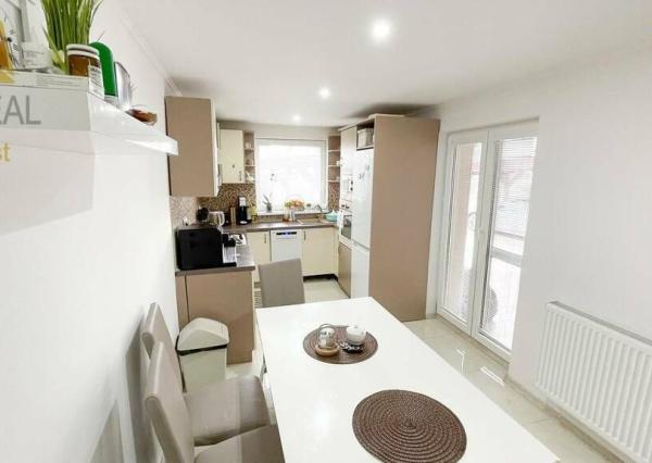 ZNÍŽENÁ CENA! | Na predaj rodinný dom | TREBIŠOV | moderná rekonštrukcia | Realitná kancelária Bývajte s nami!