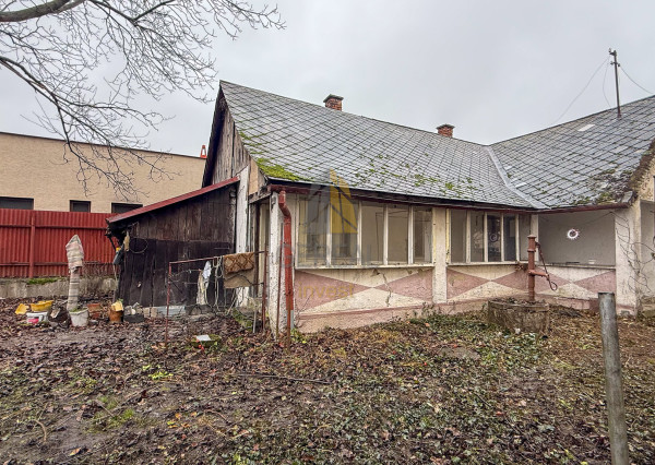 EXKLUZÍVNE | Rodinný dom s veľkým potenciálom v centre mesta Sobrance | RK Bývajte s Nami