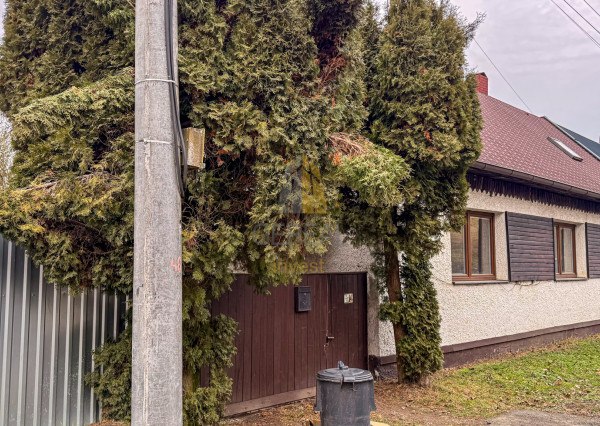 EXKLUZÍVNE | Rodinný dom s veľkorysým pozemkom v blízkosti centra Humenného | Bývajte s Nami