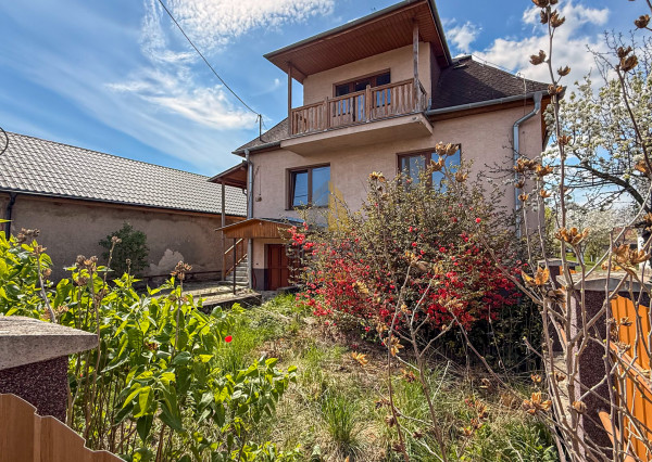 ZNÍŽENÁ CENA | SEČOVCE | 5 izbový rodinný dom | aj na Hypoúver | Realitná kancelária Bývajte s Nami