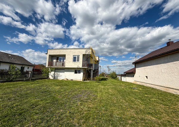 PREDAJ | Priestranný 6-izbový rodinný dom na rozsiahlom pozemku v obci Veľaty | Bývajte s nami