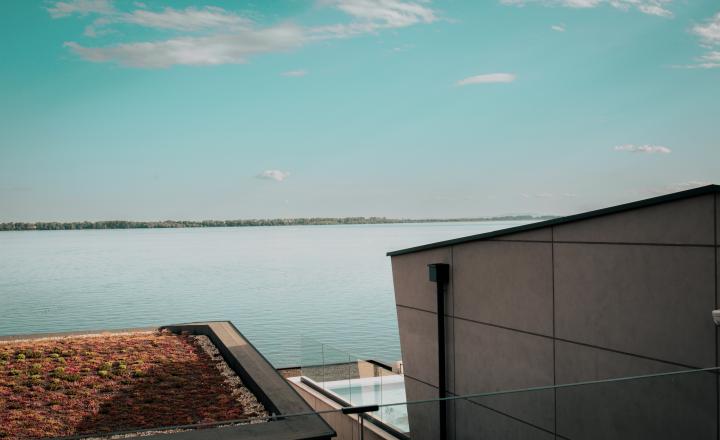 Luxusný Bungalov na brehu ZEMPLÍNSKEJ ŠÍRAVY | OCENENÝ TITULOM STAVBA ROKA! | Realitná kancelária Bývajte s Nami - fotografia 30