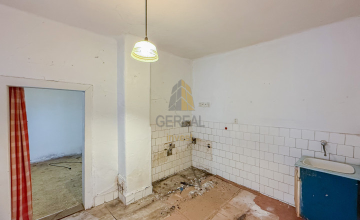 EXKLUZÍVNE | Rodinný dom s veľkým potenciálom v centre mesta Sobrance | RK Bývajte s Nami - fotografia 9