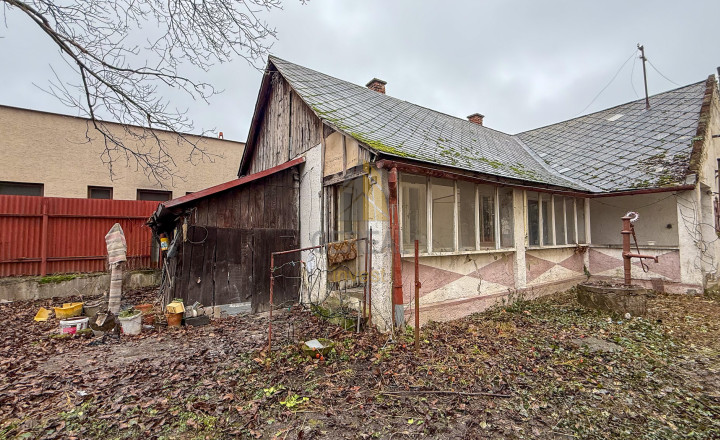 EXKLUZÍVNE | Rodinný dom s veľkým potenciálom v centre mesta Sobrance | RK Bývajte s Nami - fotografia 3