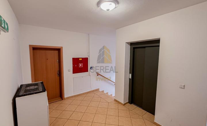 Štýlová garzónka s výhľadom na Tatry – Poprad, centrum | Bývajte s Nami - fotografia 1