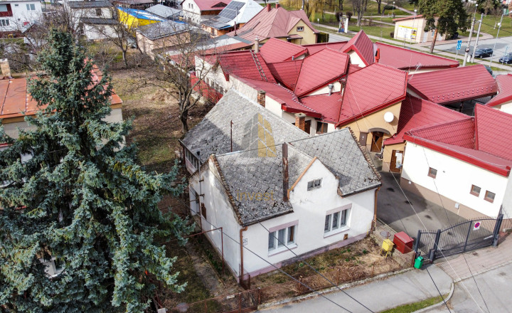 EXKLUZÍVNE | Rodinný dom s veľkým potenciálom v centre mesta Sobrance | RK Bývajte s Nami - fotografia 1