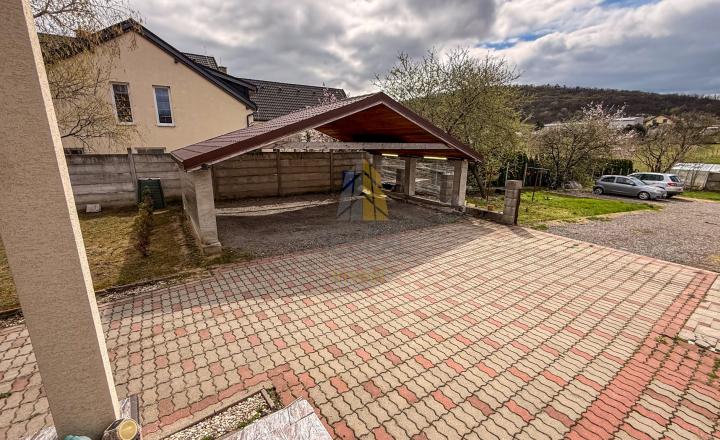 Kompletne zrekonštruovaný rodinný dom s podnikateľským objektom v obci Hraň | BÝVAJTE s nami - fotografia 17