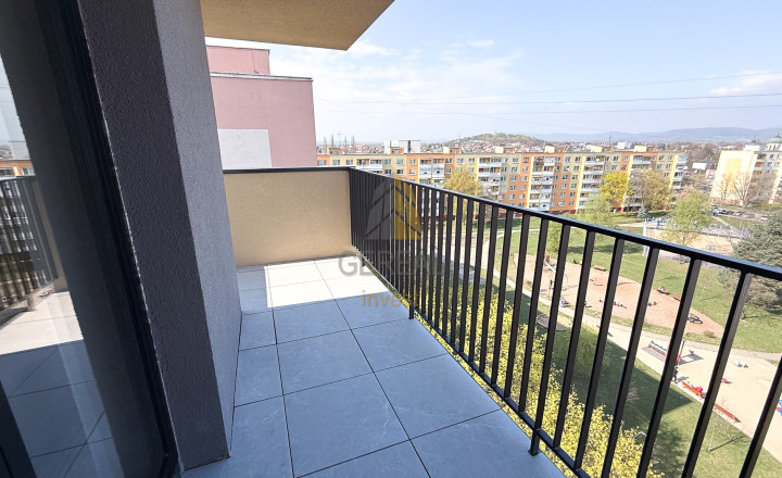 Exkluzívna ponuka | Štýlový penthouse s panoramatickým výhľadom v Michalovciach | BÝVAJTE s nami - fotografia 8