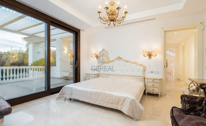 Exkluzívny predaj luxusnej vily v prestížnej lokalite Guadalmina, Španielsko - fotografia 5