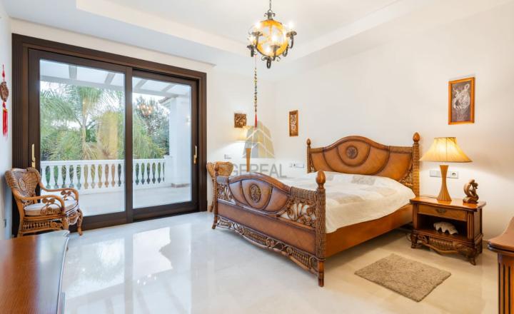 Exkluzívny predaj luxusnej vily v prestížnej lokalite Guadalmina, Španielsko - fotografia 10