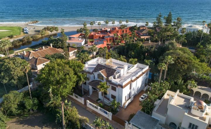 Exkluzívny predaj luxusnej vily v prestížnej lokalite Guadalmina, Španielsko - fotografia 19