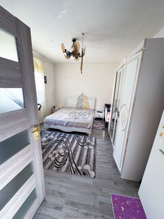 Priestranný dvojpodlažný rodinný dom v obci Zemplínske Jastrabie - fotografia 1